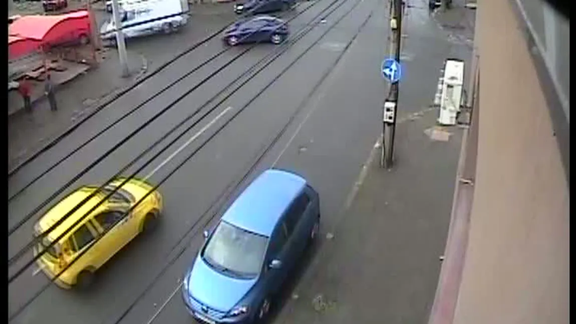 ACCIDENT ÎN LANŢ cu o ambulanţă şi patru maşini, în Suceava