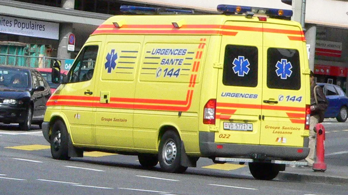 Accident feroviar în Elveţia, soldat cu 11 răniţi: Un tren turistic a lovit o camionetă