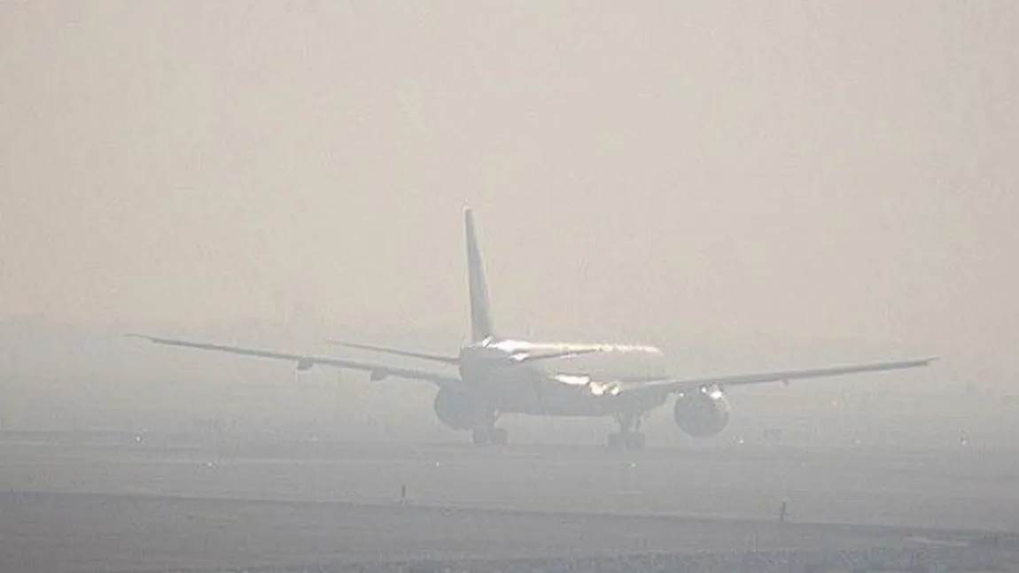 Un avion care trebuia să aterizeze la Cluj, redirecţionat pe Aeroportul Sibiu din cauza ceţii