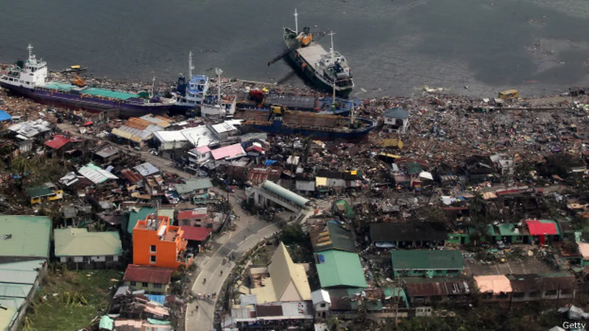 Taifunul Haiyan a provocat peste 5.200 de morţi în Filipine GALERIE FOTO