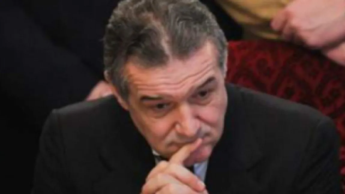 Gigi Becali, COPLEŞIT de emoţie. Cum a reacţionat când soţia i-a arătat fotografii cu cei dragi