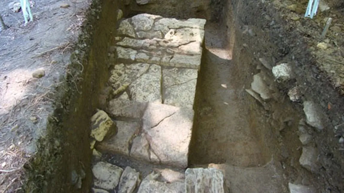 Anchetă în cazul unor săpături arheologice făcute la mănăstirea din Baia de Aramă