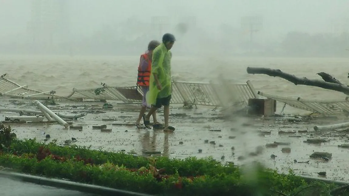 Vietnamul, pregătit de ce-i mai rău: 100.000 de persoane evacuate înainte de sosirea taifunului Haiyan