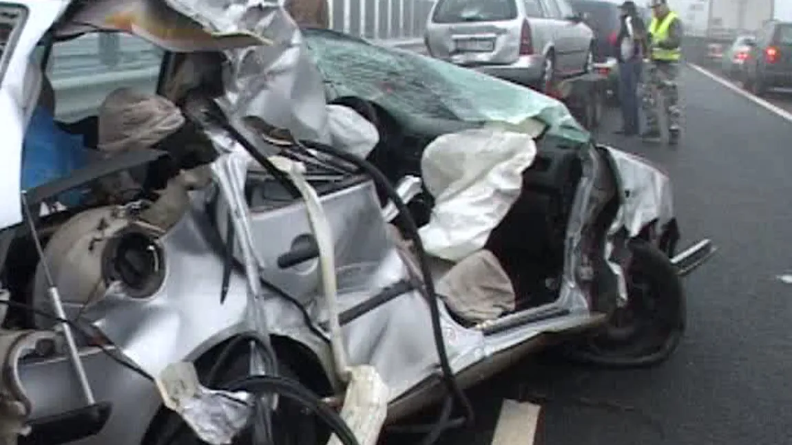 CARAMBOL cu zeci de maşini, pe A1, în judeţul Alba. Cine este responsabil pentru accident VIDEO