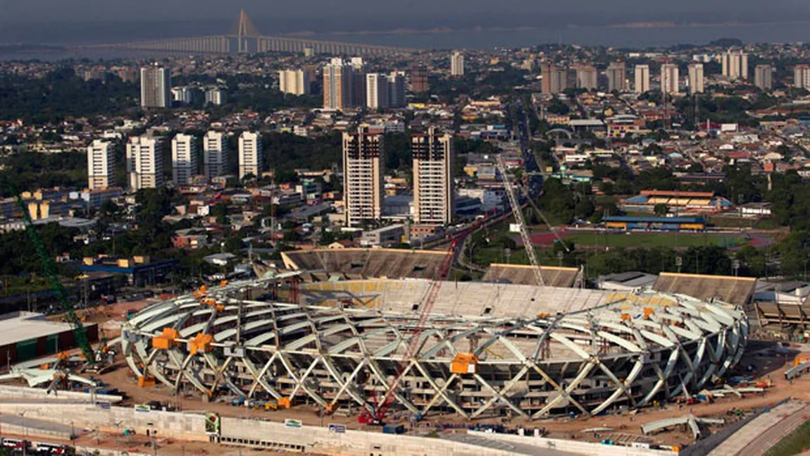 CM-2014: Un muncitor a murit după ce a căzut de pe acoperişul stadionului din Manaus