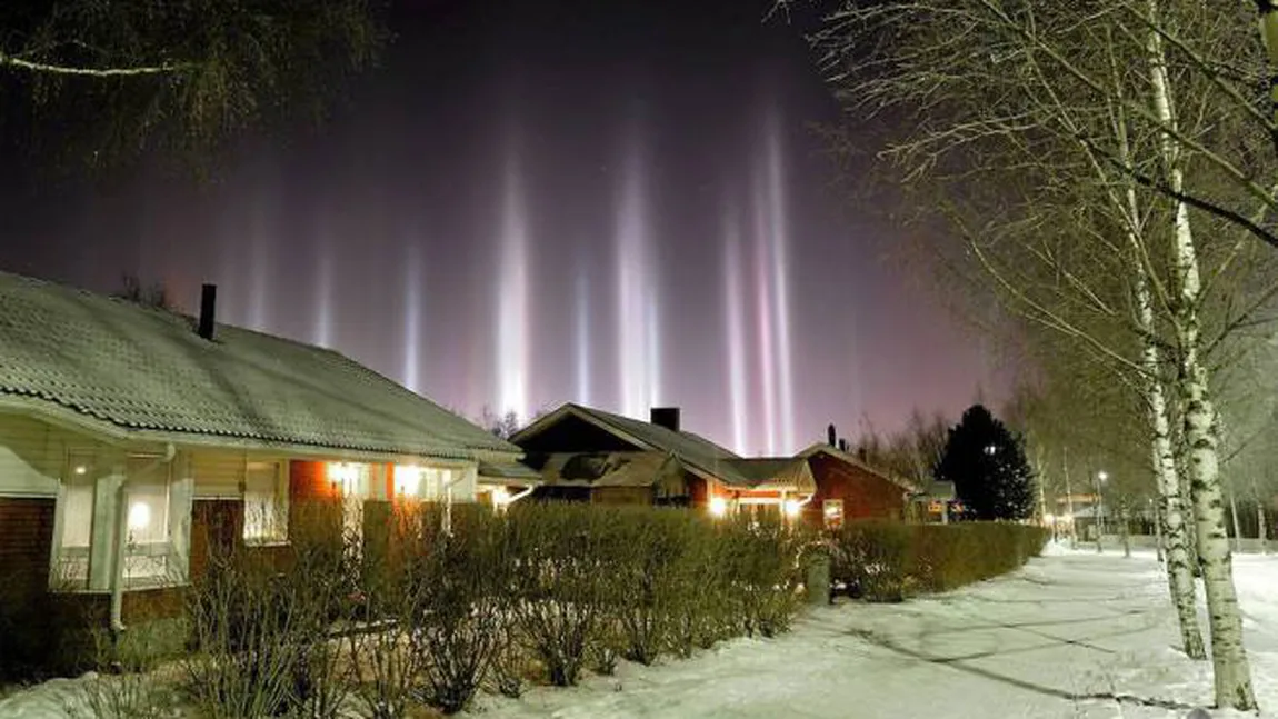 Spectacol de LUMINĂ FASCINANT acasă la Moş Crăciun, în Finlanda GALERIE FOTO