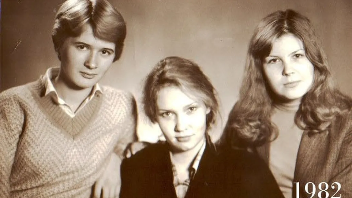 Trei FEMEI s-au fotografiat împreună din ADOLESCENŢĂ până la MATURITATE: O prietenie de 30 de ani, în imagini