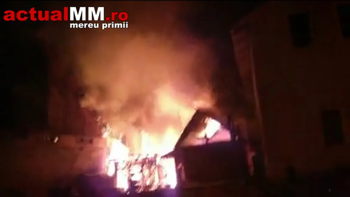 Incendiu devastator într-o localitate din Maramureş. Trei case au fost cuprinse de flăcări