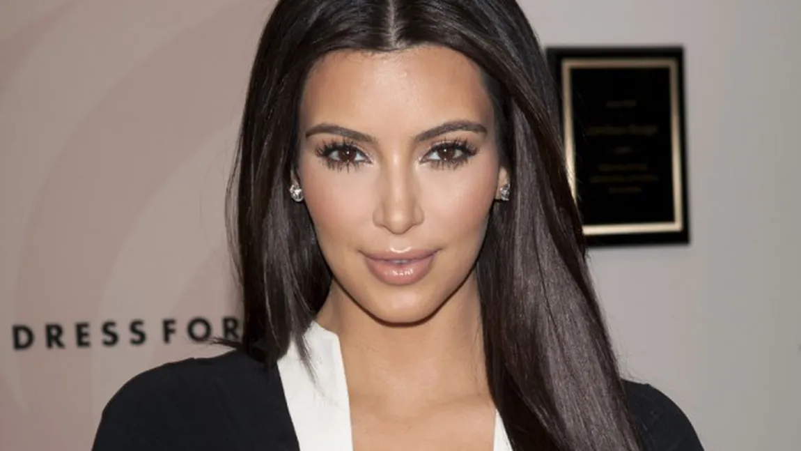 Fetiţa lui Kim Kardashian îi seamănă tot mai mult. Uite cum arată micuţa North la ŞASE LUNI FOTO