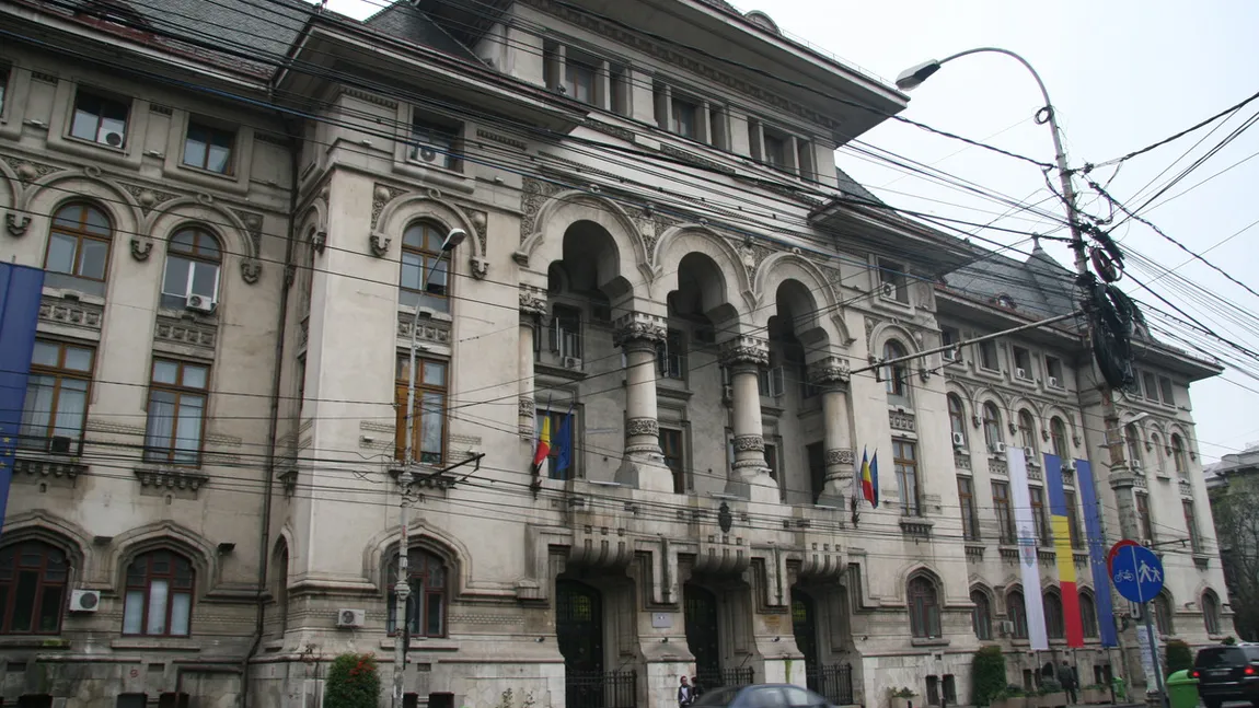 Bugetul Capitalei, rectificat negativ după ce mulţi consilieri s-au plâns că nu au avut proiectul