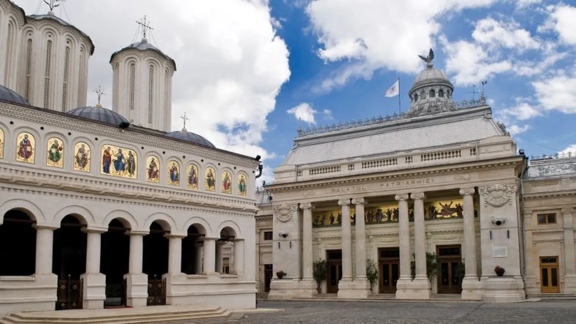 Patriarhia Română şi-a scos la închiriere PARCUL AUTO. Cât costă să închiriezi o limuzină