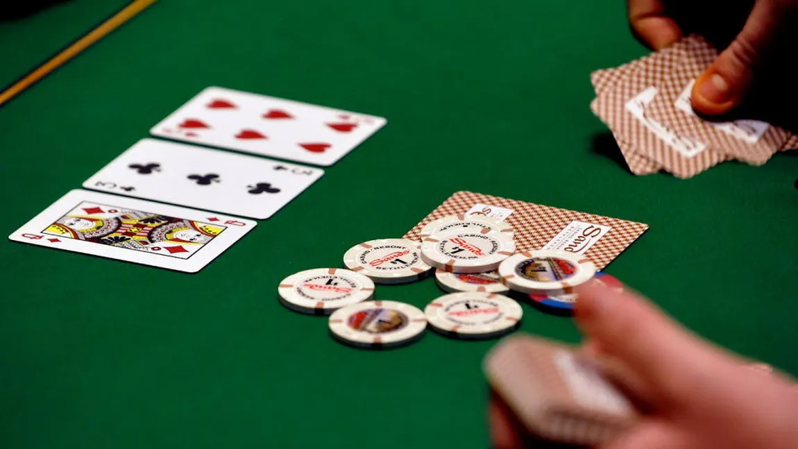 Fostul procuror DIICOT, care ar fi jucat la poker banii de flagrant, trimis în judecată