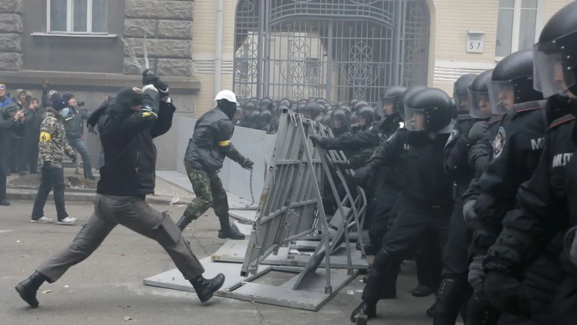 Miting de amploare la Kiev: circa 200.000 de persoane participă la un marş proeuropean