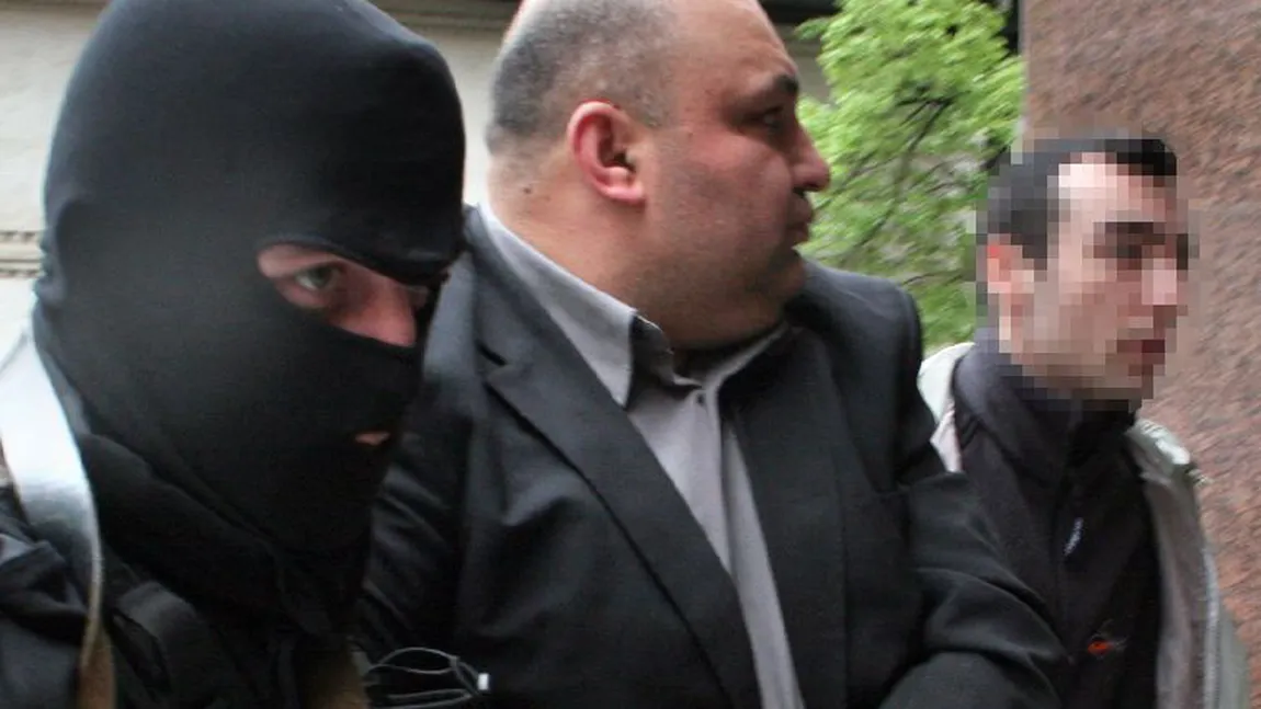 Interlopul Fane Căpăţână, prins după ce înşelat un comerciant cu o legitimaţie falsă de poliţist