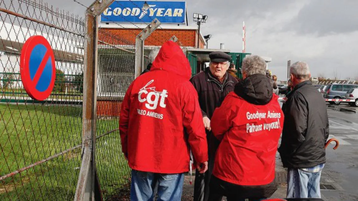 Directorii Goodyear luaţi ostatici de angajaţii unei fabrici din Franţa au fost eliberaţi de poliţie