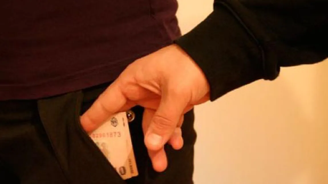Ministerul ungar de Interne investighează vameşi suspectaţi că au cerut 