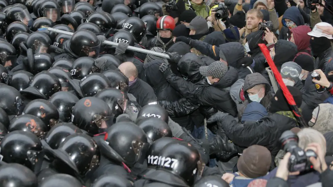 Tensiunile din Ucraina iau amploare. Ce măsuri se pregătesc contra manifestanţilor