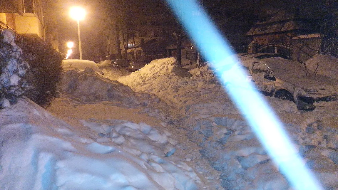 Vă sunt familiare acest imagini? Cum se descurcă alte ţări cu zăpada de 5 metri VIDEO