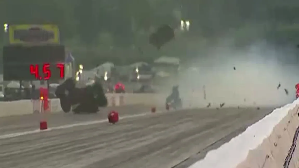 Îţi TAIE respiraţia: Accident SPECTACULOS la o cursă de maşini din SUA FOTO VIDEO