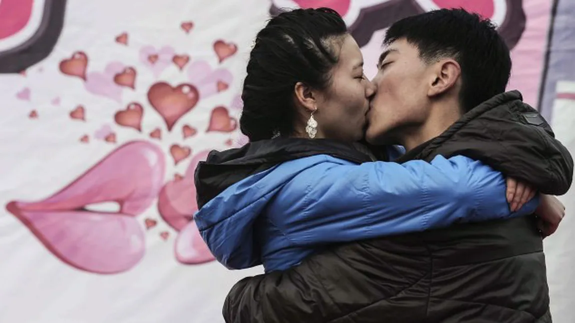 Anti-Valentine's Day: Ce a făcut un chinez pentru a împiedica cuplurile să meargă la cinema