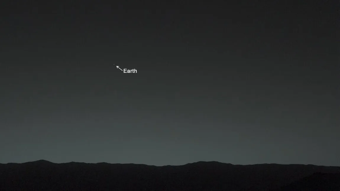 Cum se văd Pământul şi Luna de pe Marte FOTO
