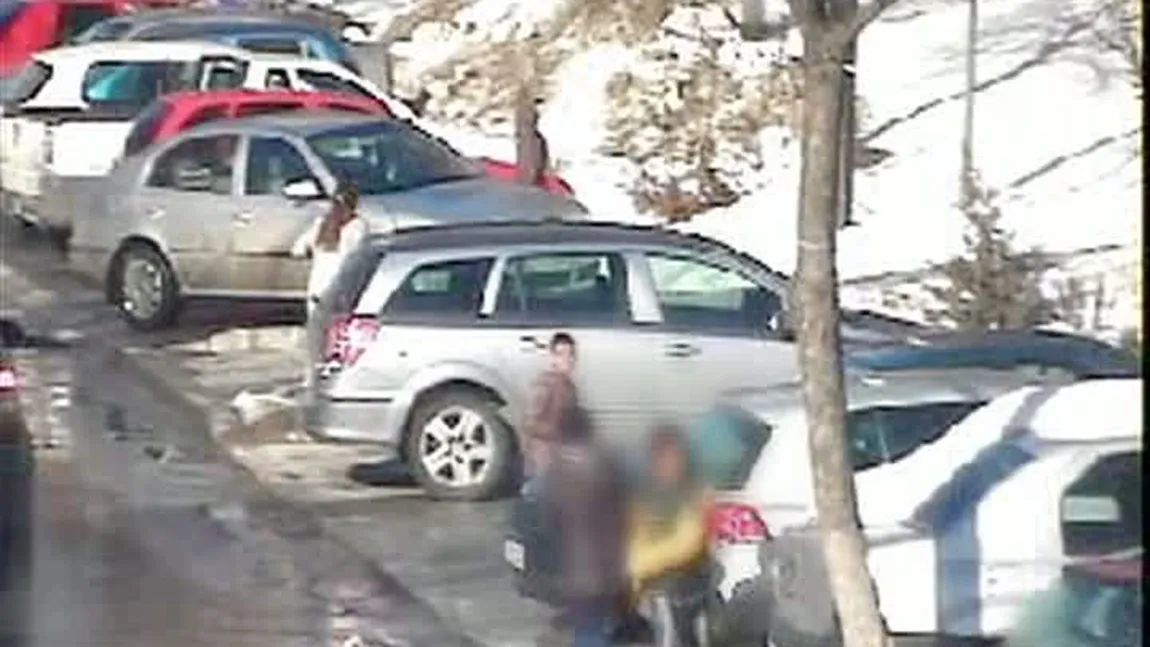 Şase COPII, prinşi în timp ce spărgeau mai multe maşini într-o parcare VIDEO