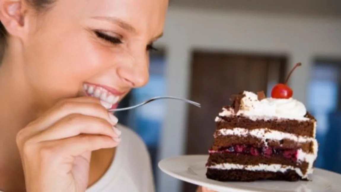Dietă: 7 sfaturi pentru a-ţi ţine în frâu pofta de dulce. Scapă de dependenţă!