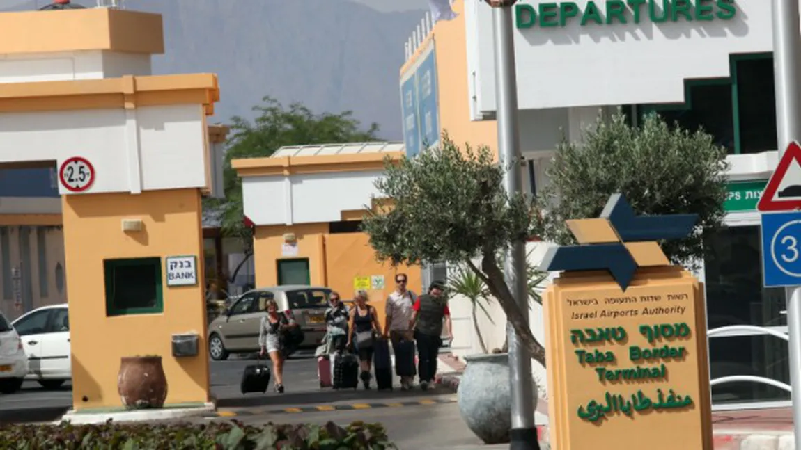 Egipt: Trei turişti ucişi într-un atentat asupra unui autocar, în Sinai