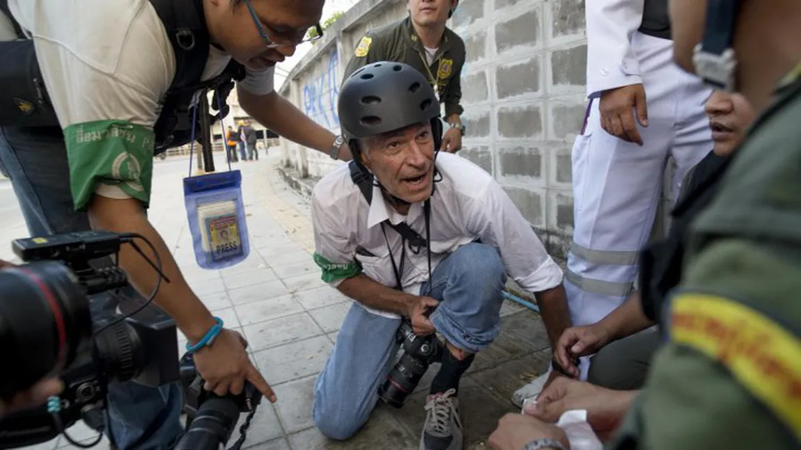 Fotojurnalistul american James Nachtwey a suferit răni uşoare, după ce a fost împuşcat la Bangkok