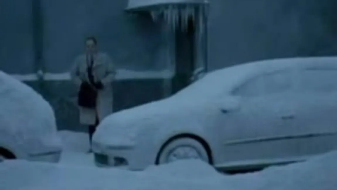 SURPRIZĂ. Şi-a curăţat maşina de zăpadă, dar ceva neaşteptat s-a întâmplat VIDEO