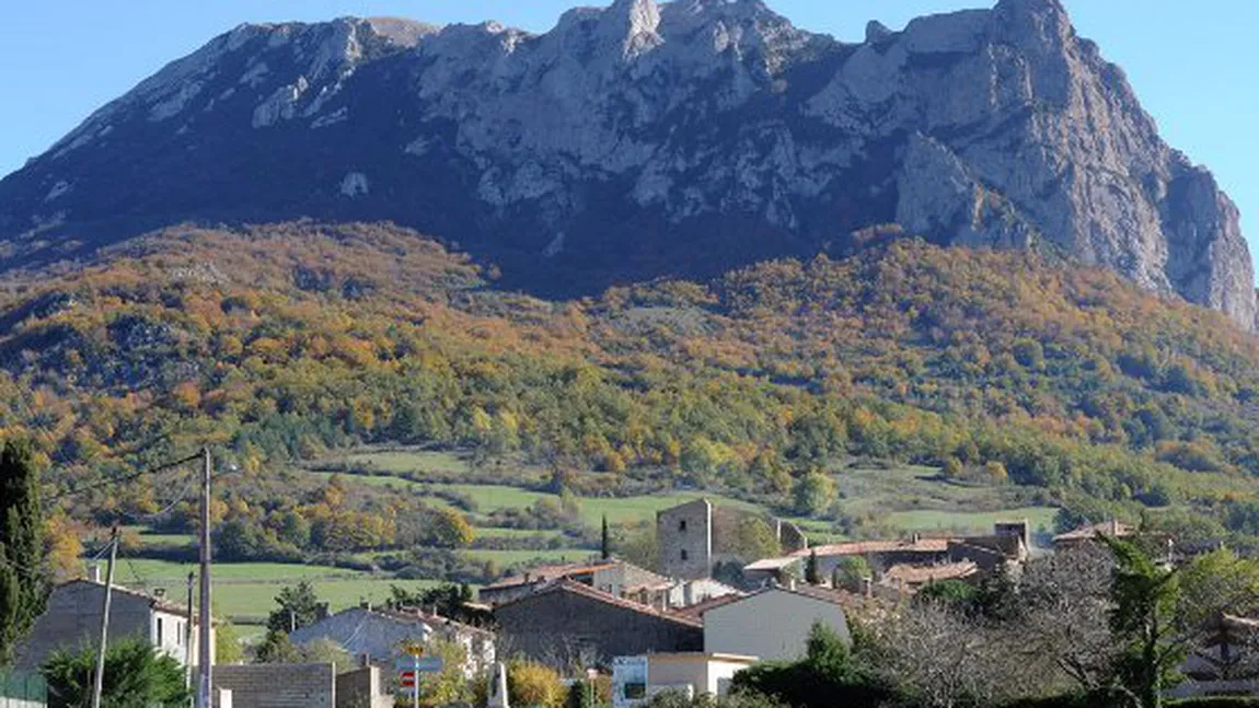 MISTERUL muntelui Pic de Bugarach. Lumea crede că de acolo 