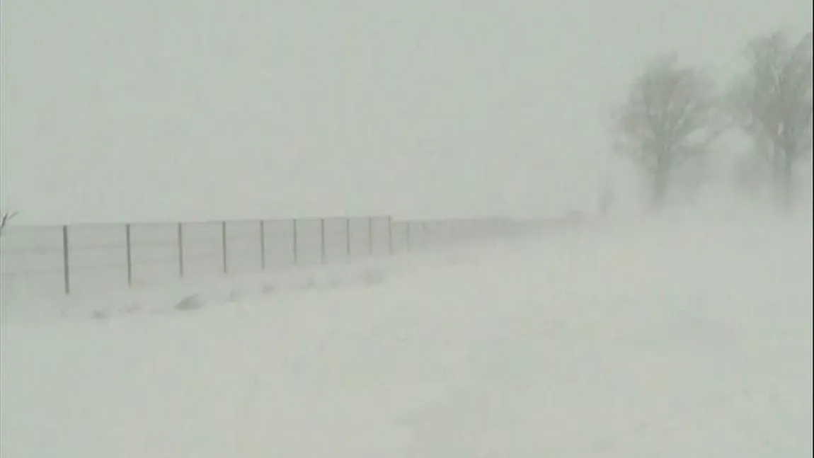 Alte două persoane rătăcite pe un câmp cu zăpadă, salvate de autorităţi