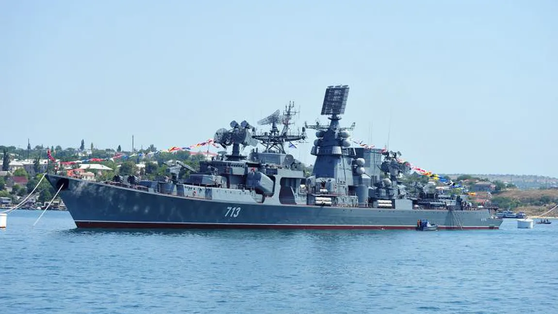 RUSIA şi-a trimis NAVE MILITARE pe coasta ucraineană a Peninsulei Crimeea