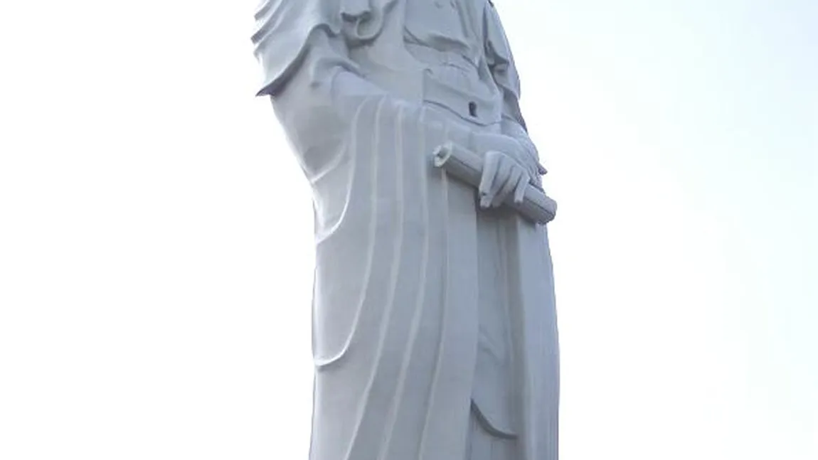 GRANDIOS: TOPUL celor mai înalte statui din LUME GALERIE FOTO