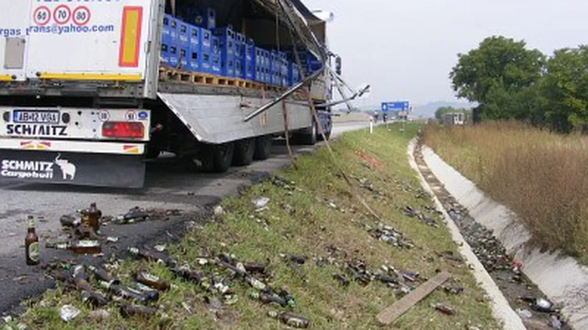 Drumul cioburilor. Trafic blocat parţial pe un drum european, din cauza sticlelor căzute pe şosea