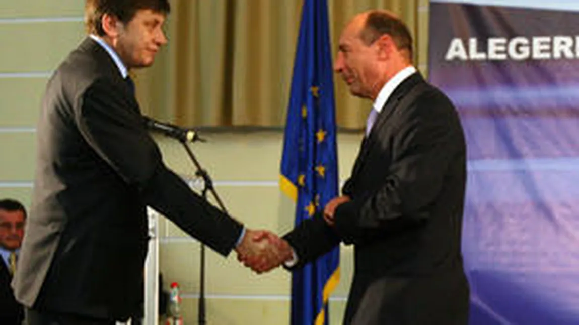 Crin Antonescu și Traian Băsescu lucrează în echipă împotriva lui Ponta și a PSD