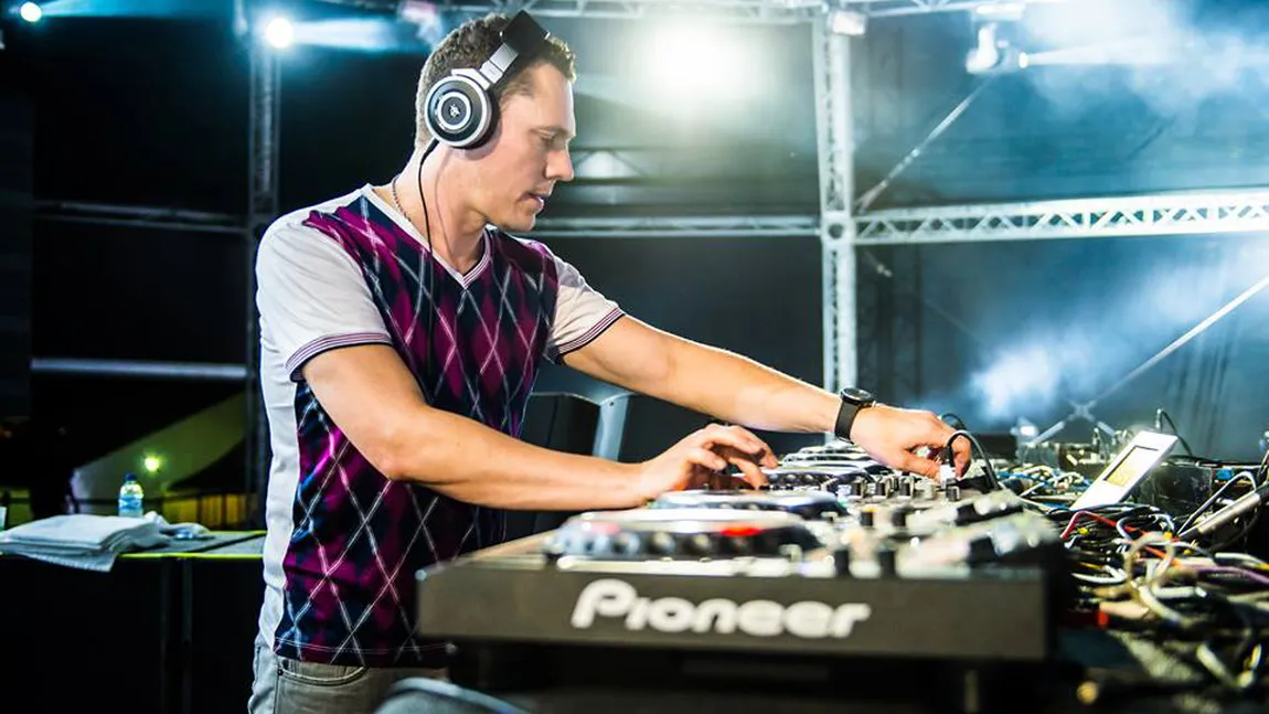 Tiesto, dus de urgenţă la spital. DJ-ul a suferit un accident în timpul unui concert