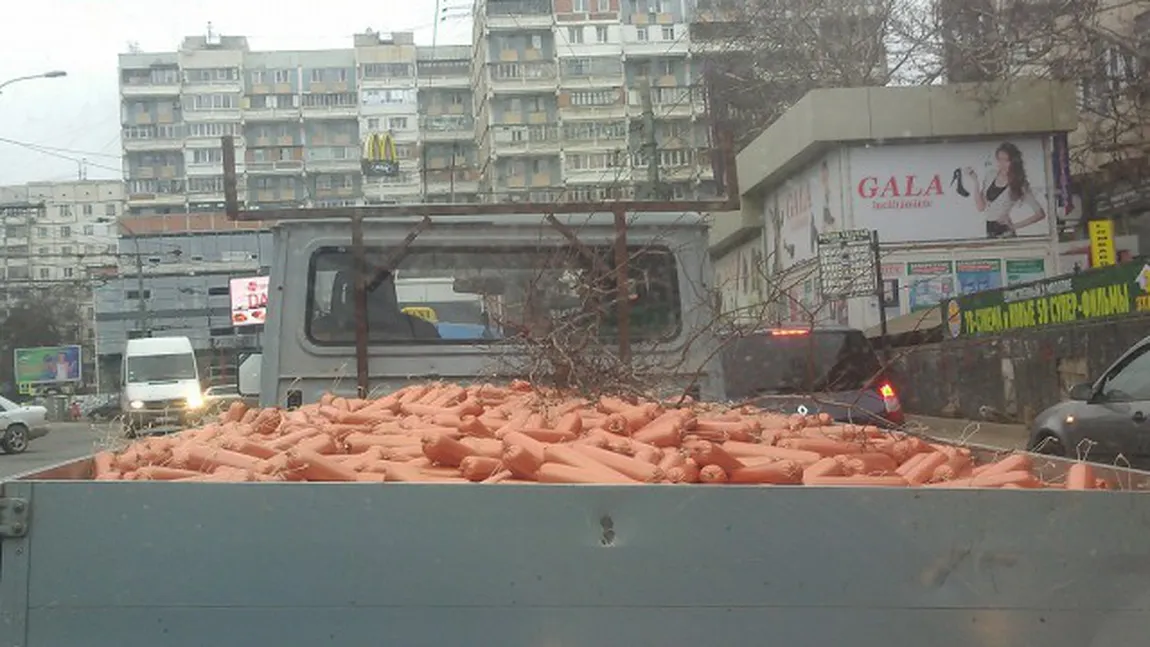 Ce mai transportă moldovenii cu remorca, prin oraş. Rămâi UIMIT când vei afla răspunsul FOTO