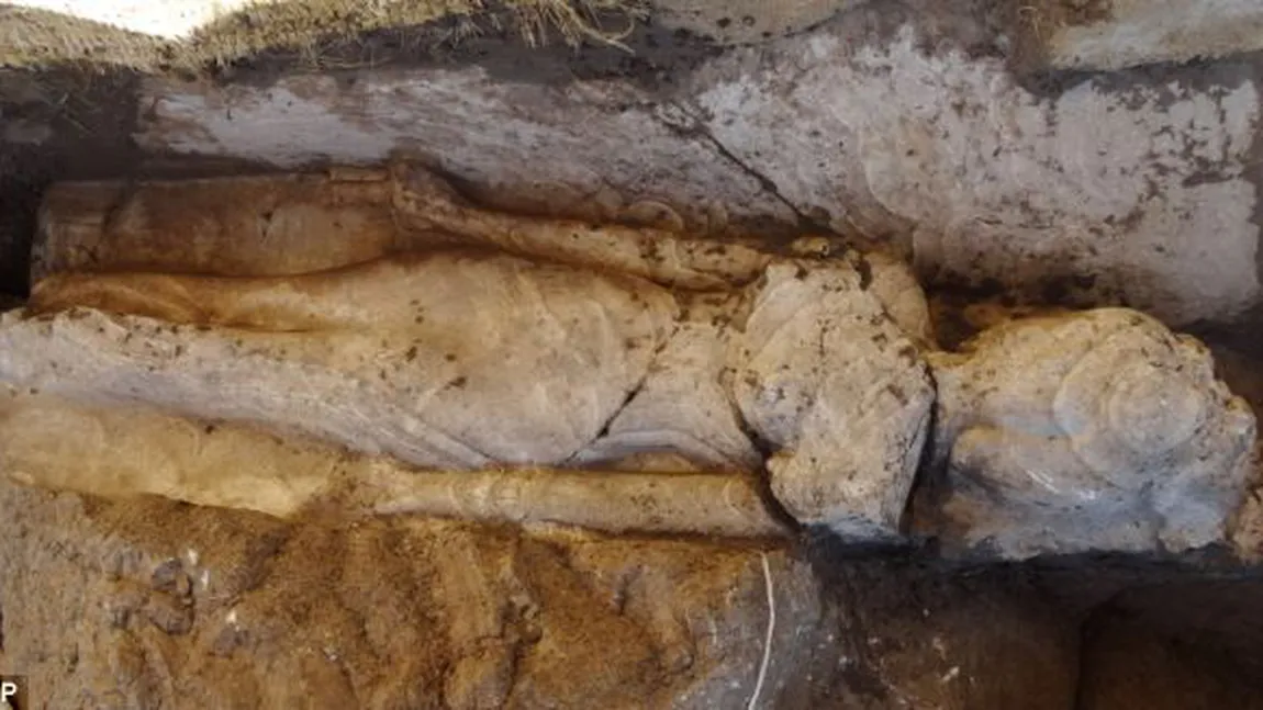 Statuia unei misterioase prinţese egiptene, descoperită într-un templu din Luxor FOTO