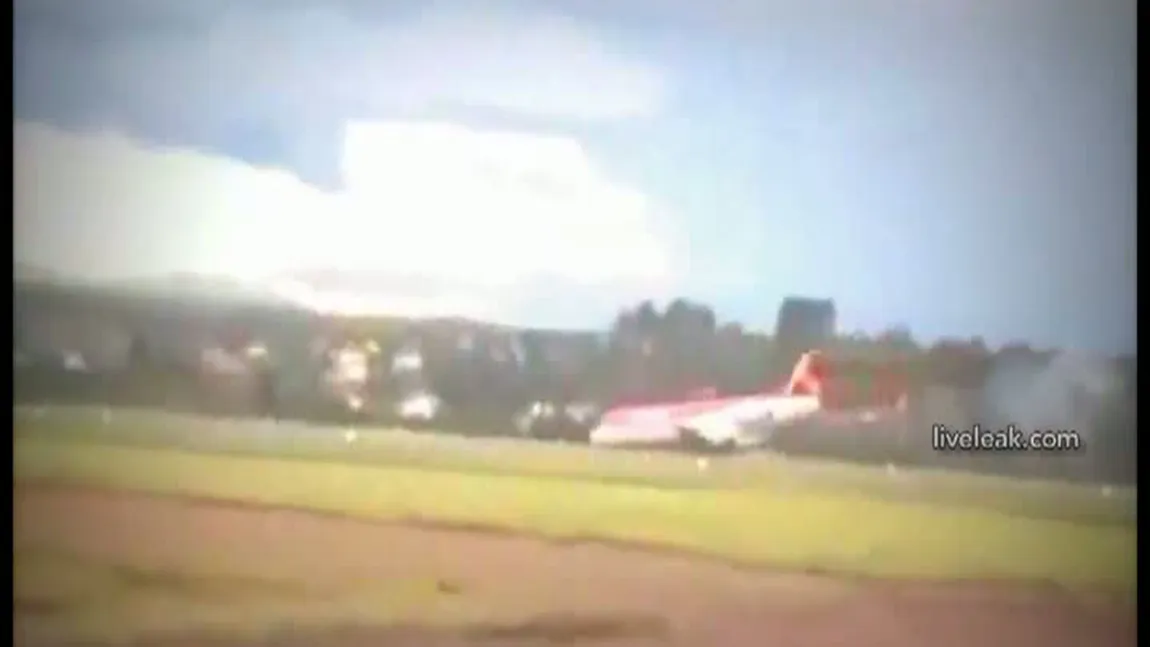 Aterizare periculoasă în Brazilia, după ce trenul de aterizare al avionului nu s-a deschis la timp VIDEO