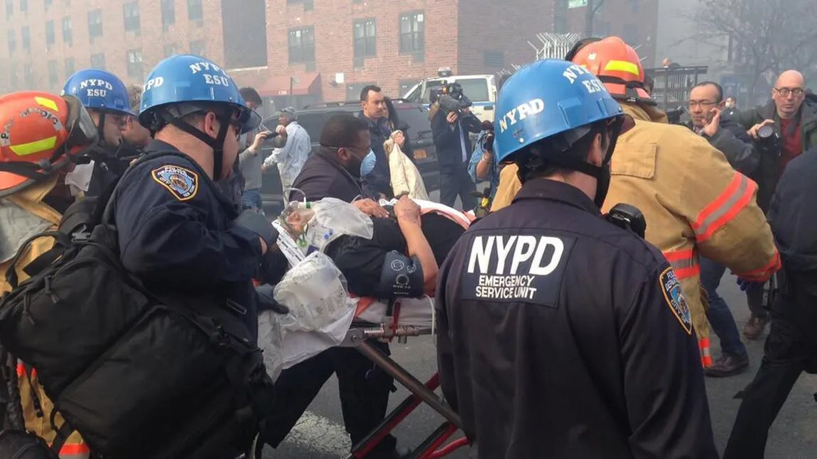 Clădiri prăbuşite la New York: Două persoane au murit. 16 persoane sunt rănite.  FOTO