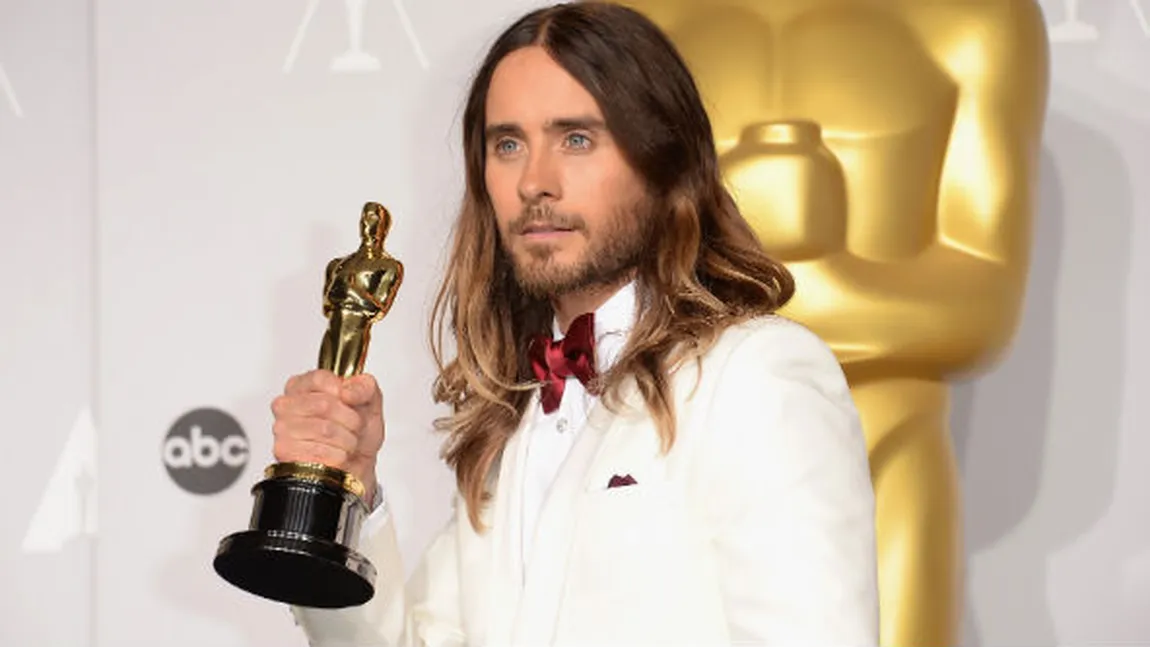 Jared Leto şi-a ciobit statueta Oscar în timp ce o arăta unor prieteni