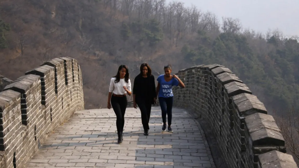 Michelle Obama a vizitat Marele Zid Chinezesc, alături de fiicele sale