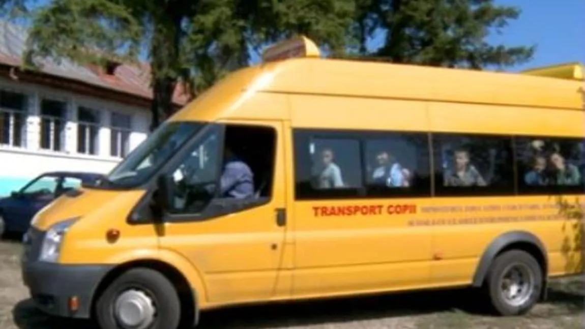 600 de microbuze şcolare vor ajunge la şcolile din România. Ponta: Stricăm afacerile transportatorilor lacomi