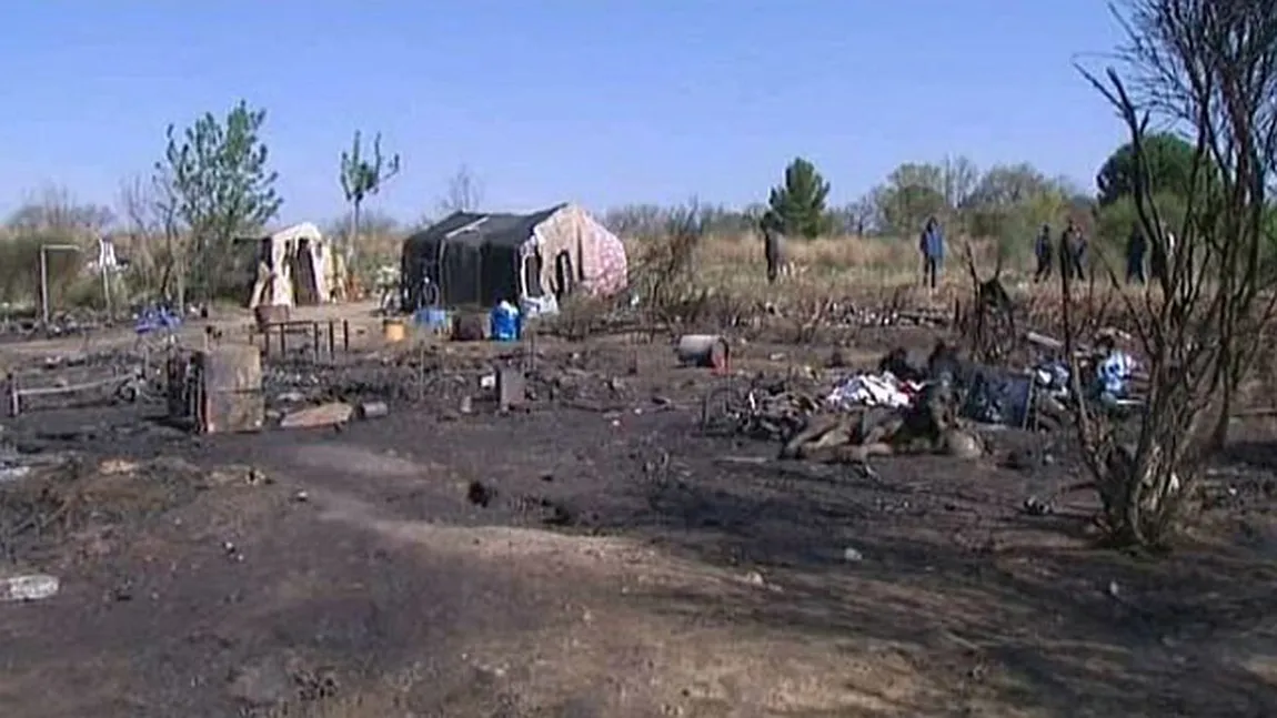 Tabără de romi români din Franţa, distrusă de un incendiu
