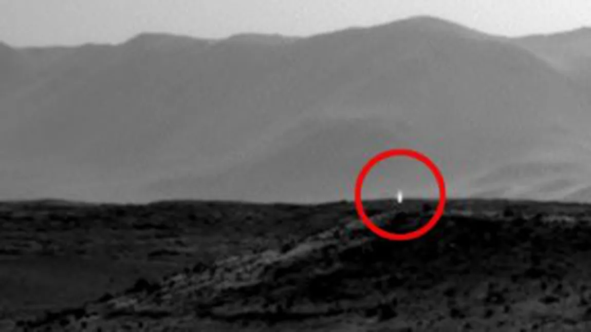 Lumină neidentificată surprinsă de roverul Curiosity, pe Marte