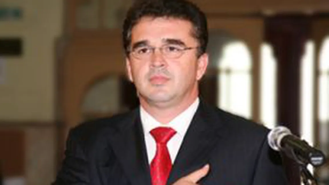 Marian Oprişan, şeful CJ Vrancea, a fost externat