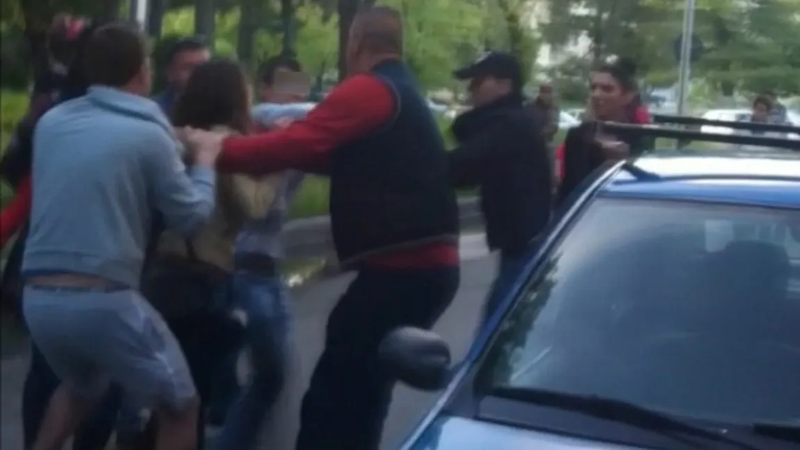 SCENE HALUCINANTE. Andreea Tonciu şi Nicolae Mitea, BĂTAIE în PARC - VIDEO