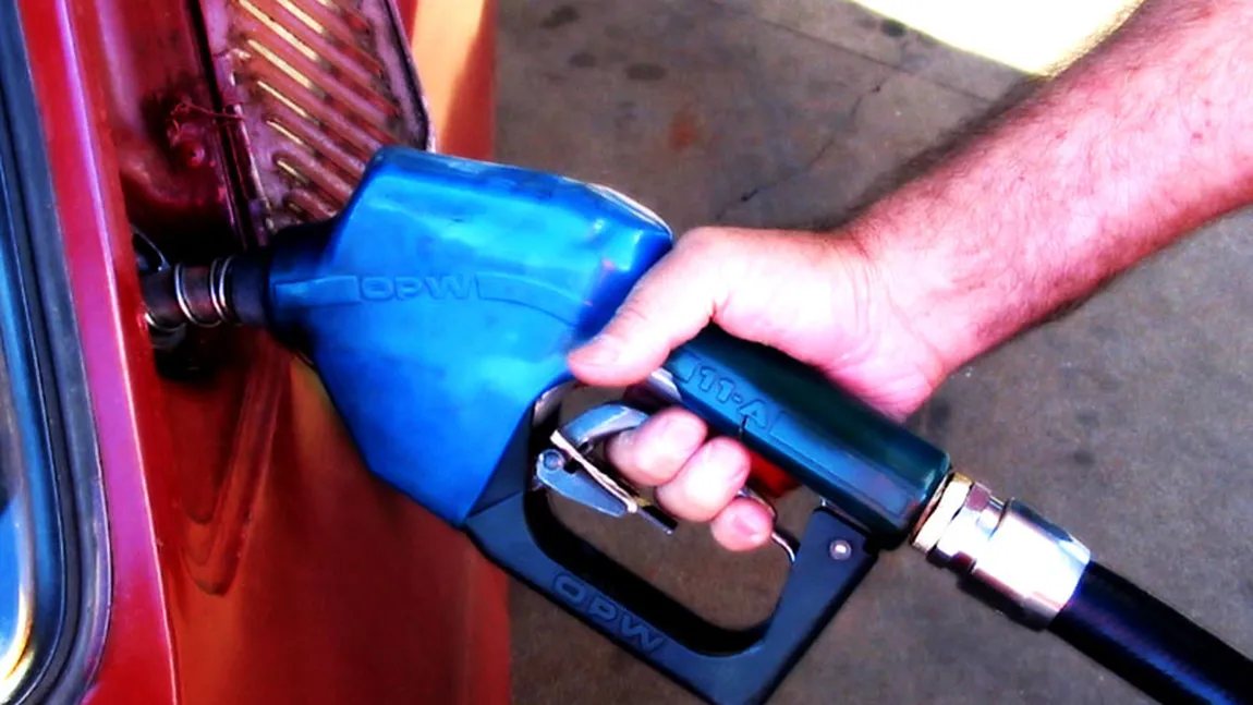 VESTE BUNĂ pentru şoferi: benzina şi motorina se ieftinesc
