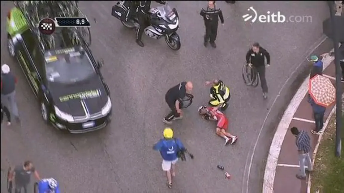 Accidentare HORROR în Turul Italiei. Un ciclist a rămas întins pe asfalt VIDEO